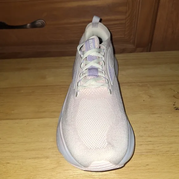 Brooks Glycerin 21 Soft Pink Athletic Sneakers In A Womens Size 9. EUC