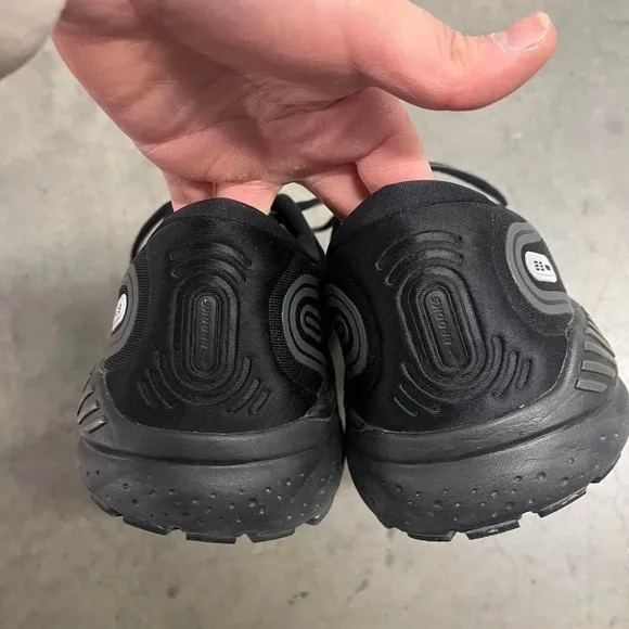 Brooks gts 23 running shoes
