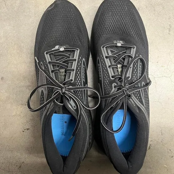 Brooks gts 23 running shoes