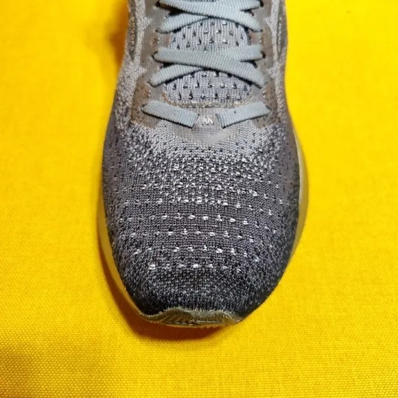 Brooks Levitate 2 Men's Black Grey  Running Sneakers Shoes Size 10