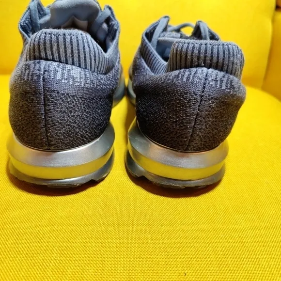 Brooks Levitate 2 Men's Black Grey  Running Sneakers Shoes Size 10