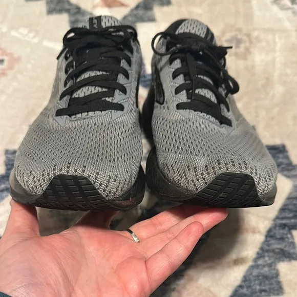 Brooks Levitate 5 Gray Running Shoes Men’s sz 10