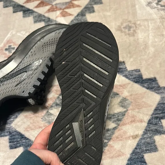 Brooks Levitate 5 Gray Running Shoes Men’s sz 10