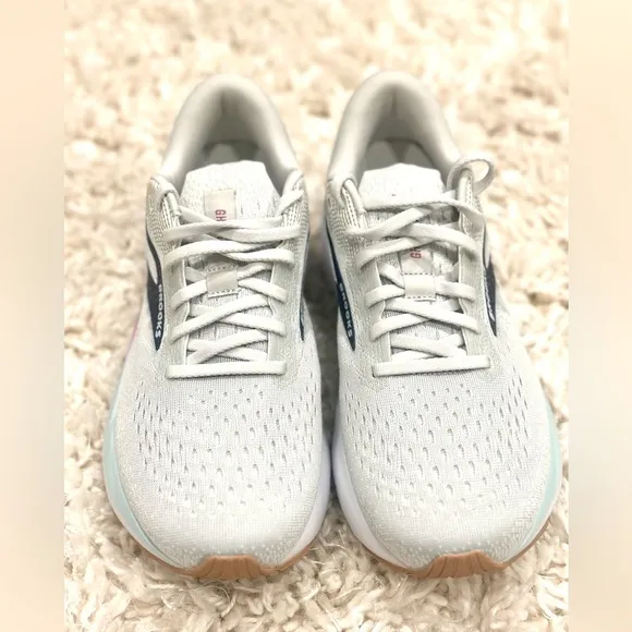 Brooks Women's Ghost 16 Medium/Wide Running Shoe Size 9 Wide Brand New