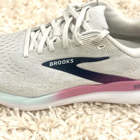 Brooks Women's Ghost 16 Medium/Wide Running Shoe Size 9 Wide Brand New