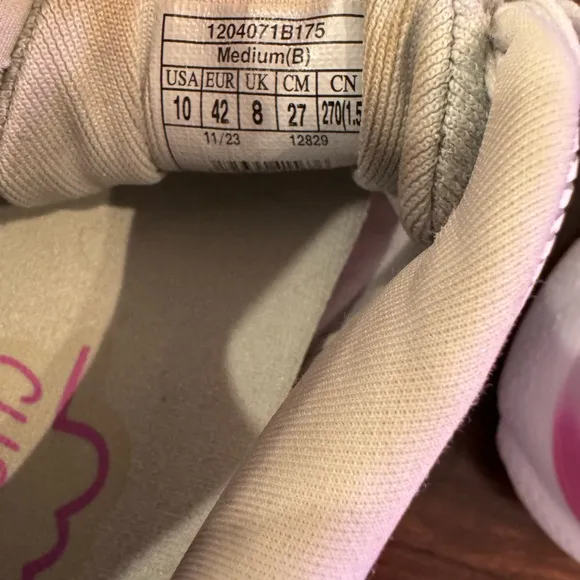 Brooks Women's Running Shoes - Gray and Pink. Ghost 16. size 10