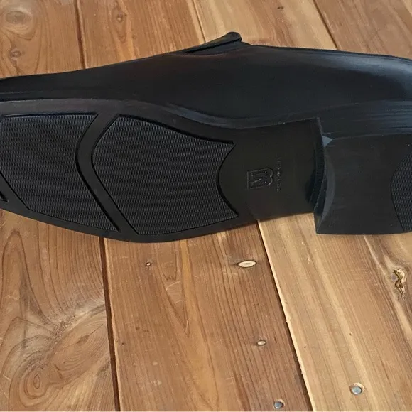 Bruno Magli black slip on dress shoes leather