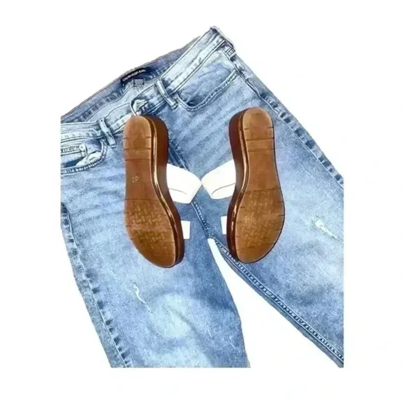 BUNDLE!! TANK TOP, CROPPED JEANS AND 1 PAIR SANDALS OR HEELS💃🏾💃🏾