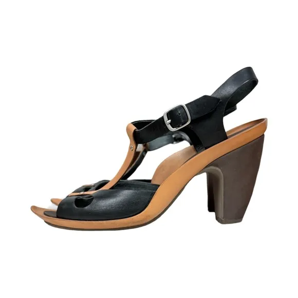 CAMPER Extraordinary Crafts Olivia T-Strap Heels Leather Sandals Lagenlook
