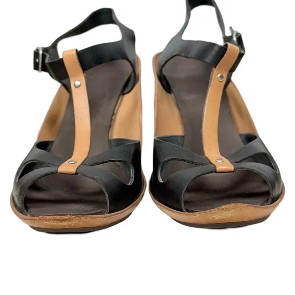 CAMPER Extraordinary Crafts Olivia T-Strap Heels Leather Sandals Lagenlook