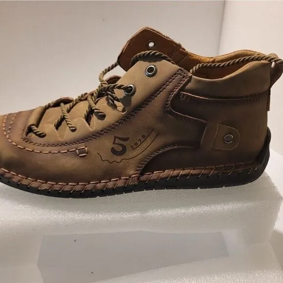 Casual Sneaker men Lightweight and Durable made from leather size 12 US ecu 46