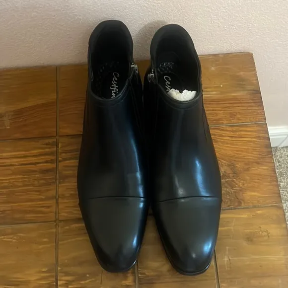 Cestfini men’s Chelsia boots. Never worn.