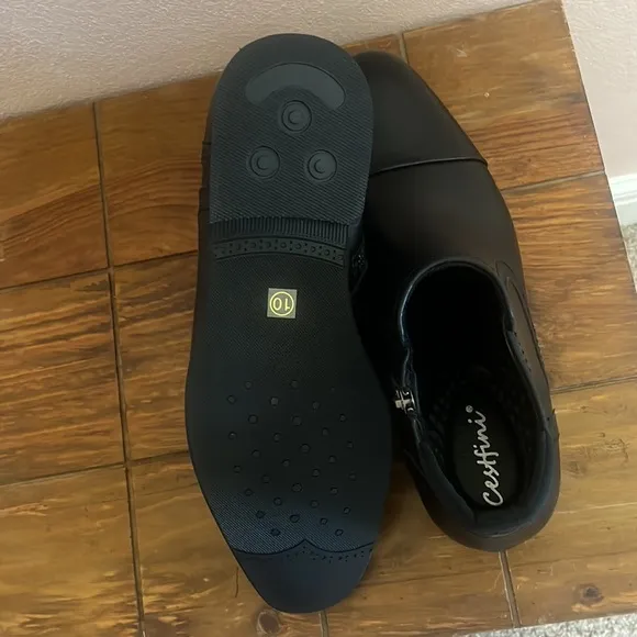 Cestfini men’s Chelsia boots. Never worn.