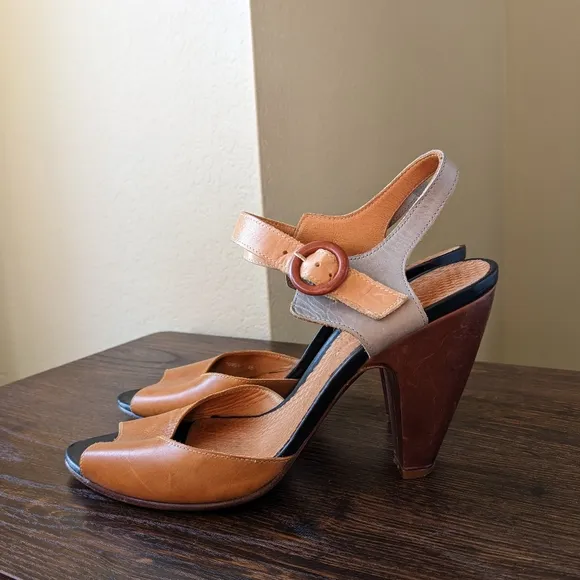 Chie Mihara Brown Tan Gray Leather Colorblock Ankle Strap Cone Heel Sandals 8