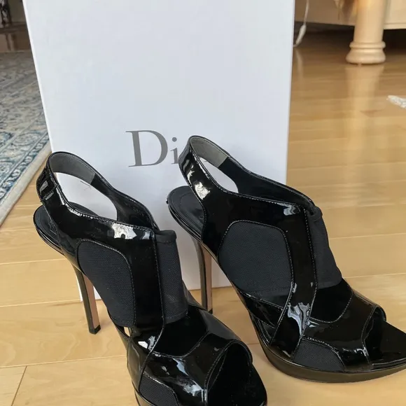 CHRISTIAN DIOR Black patent Leather Mesh Accents Sandals size 37