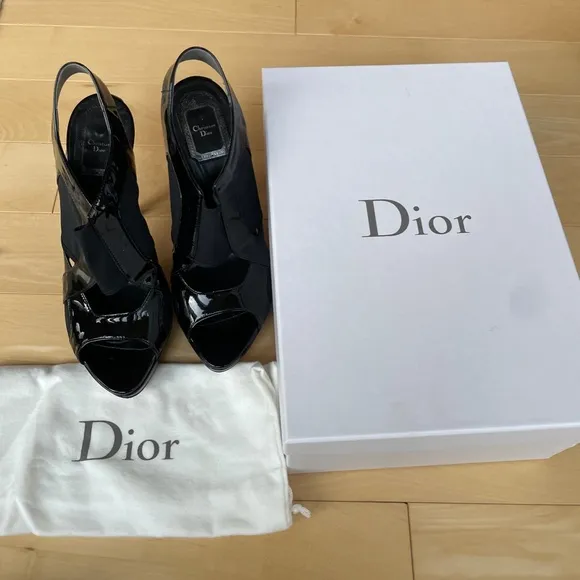 CHRISTIAN DIOR Black patent Leather Mesh Accents Sandals size 37