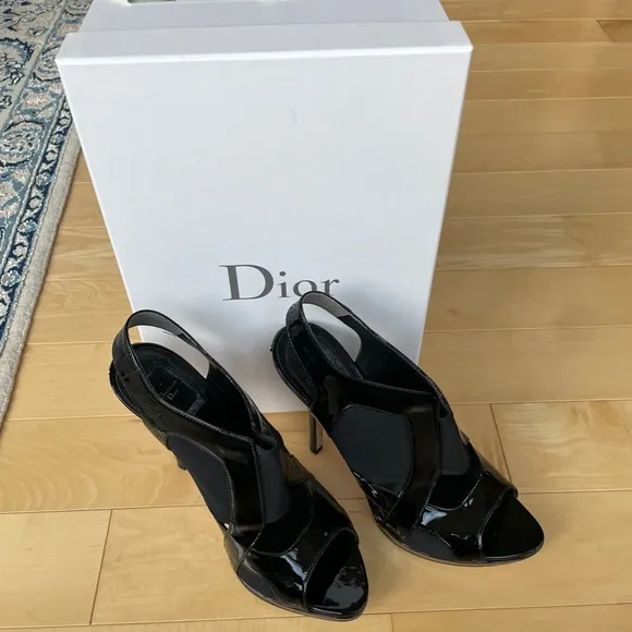 CHRISTIAN DIOR Black patent Leather Mesh Accents Sandals size 37