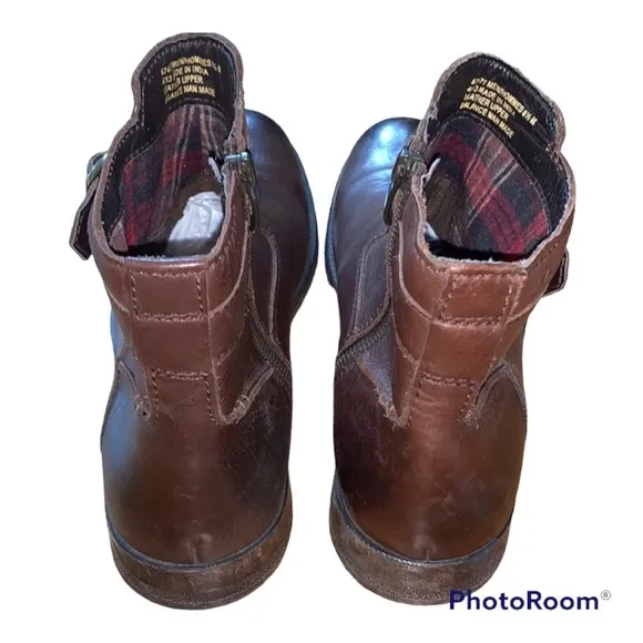 Clarks Brown Leather Chukka Boots size 8.5