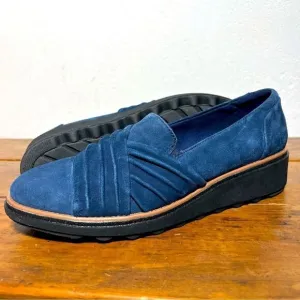 Clarks Collection Sharon Villa Slip On Loafer Blue Suede Flatform Shoes 9.5