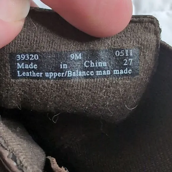 Clarks size 9 Women's Brown Leather Chelsea Dress Boots