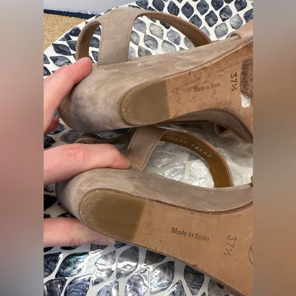 Coclico Women's Jane Wedge Sandal - Cream and Tan 7.5