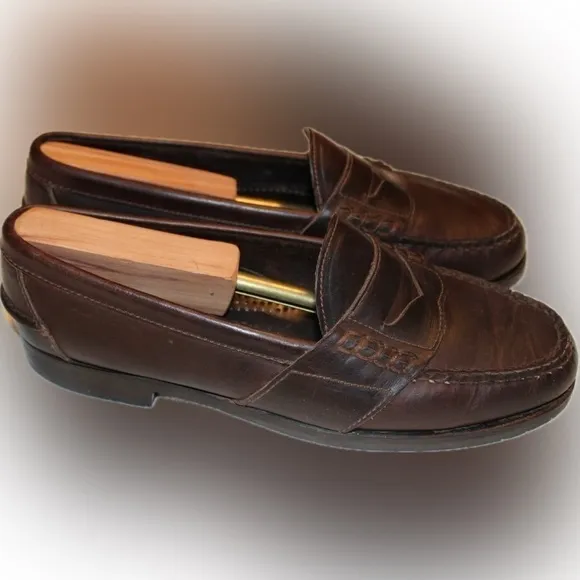 Cole Haan Country genuine hand sewn.Excellent condition with Vibram sole…‍‍‍