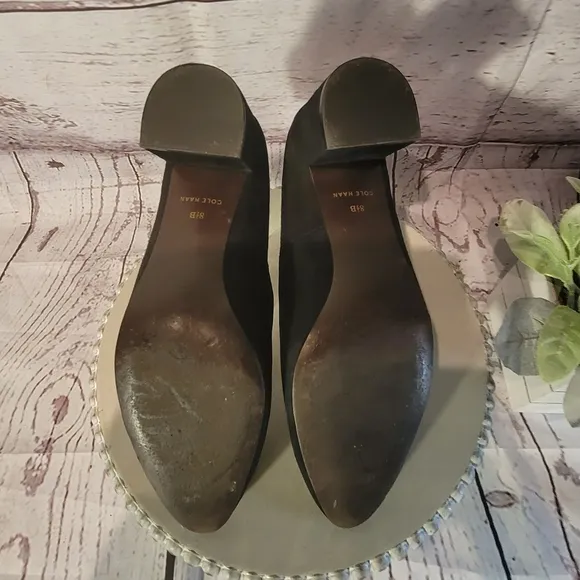 Cole Haan Grand.os Signature Black Suede Almond Toe Block Heel Pump Size 8.5