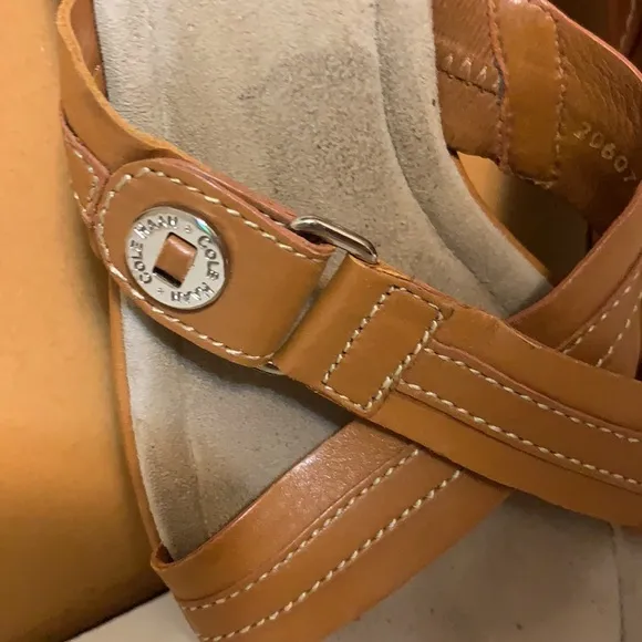 COLE HAAN TAN LEATHER SANDALS SZ 5B 1.5” WEDGE HEELS