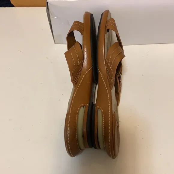 COLE HAAN TAN LEATHER SANDALS SZ 5B 1.5” WEDGE HEELS