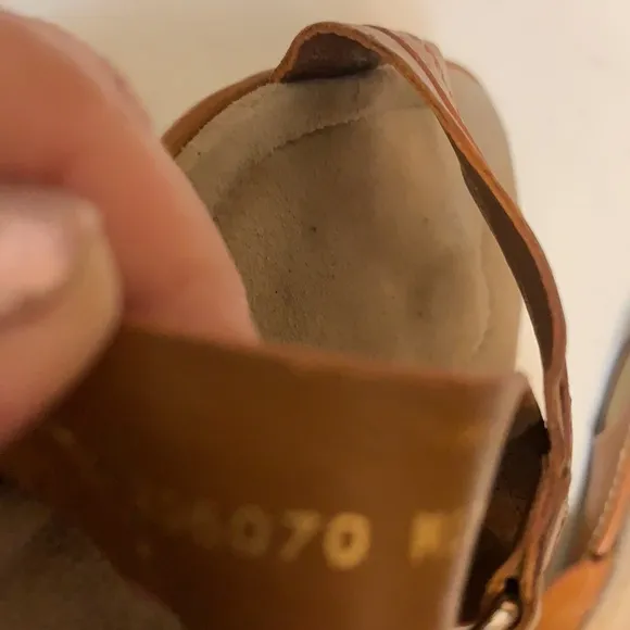 COLE HAAN TAN LEATHER SANDALS SZ 5B 1.5” WEDGE HEELS