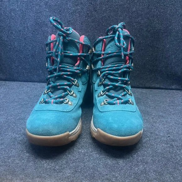 Columbia Women’s Newton Ridge Plus Waterproof Hiking Boots Teal / Coral Size 8.5