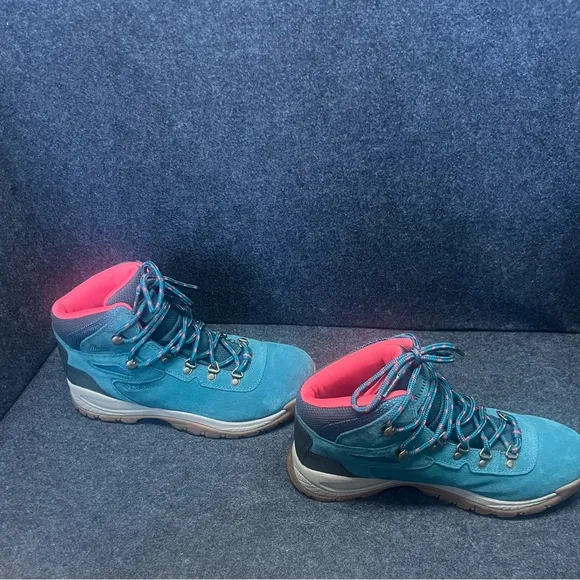 Columbia Women’s Newton Ridge Plus Waterproof Hiking Boots Teal / Coral Size 8.5