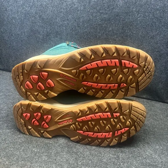 Columbia Women’s Newton Ridge Plus Waterproof Hiking Boots Teal / Coral Size 8.5