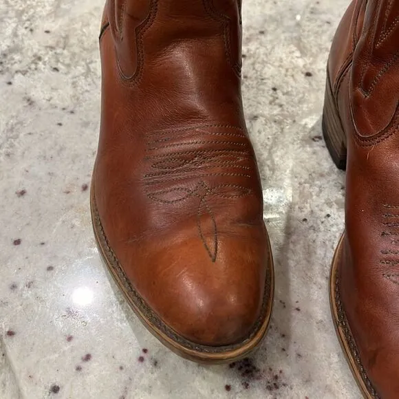 Comb Last Cognac Cowboy Boots sz 9-1/2 EE