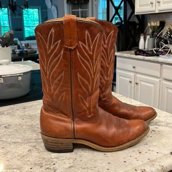 Comb Last Cognac Cowboy Boots sz 9-1/2 EE