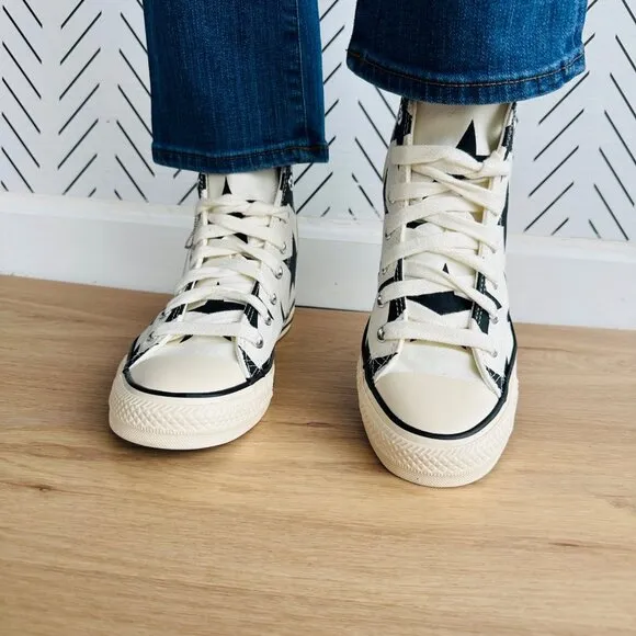⭐Converse Chuck Taylor All Star Hi Large Stars Sz 8 Women Shoes Beige  A09898F