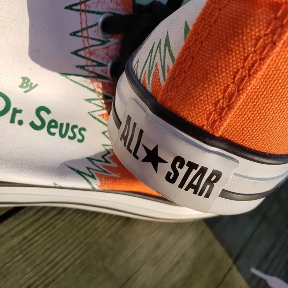 Converse Dr Seuss How Grinch stole Christmas sneakers