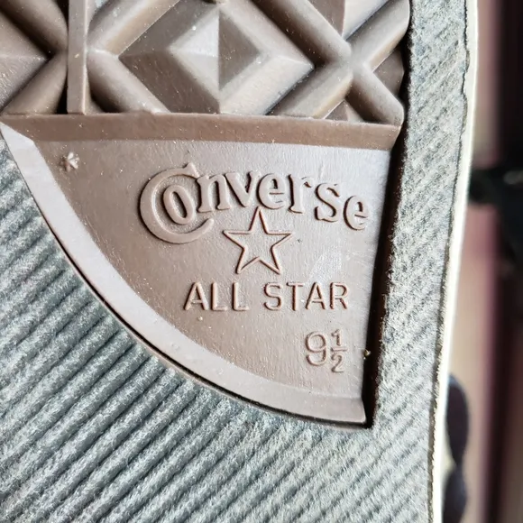 Converse Dr Seuss How Grinch stole Christmas sneakers