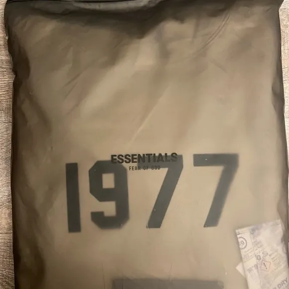 COPY - Fear of God Essentials Hoody Wheat 1977 XL