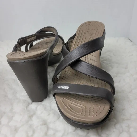 Crocs Cyprus IV Heels Sandals WOMENS Size 9 Espresso Mushroom