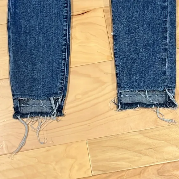 Current Elliot distressed Jeans size 29
