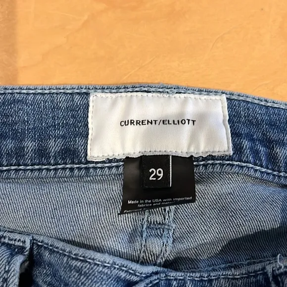 Current Elliot distressed Jeans size 29