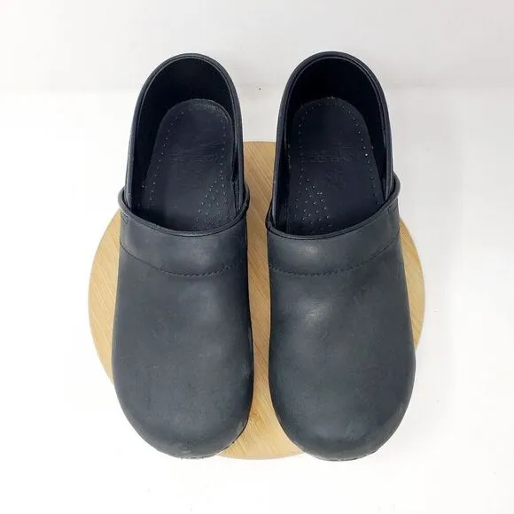 Dansko Clogs Womens 40 Matte Black Slip On Closed Toe Comfort Work Shoes