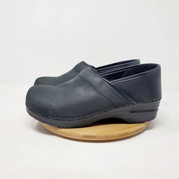 Dansko Clogs Womens 40 Matte Black Slip On Closed Toe Comfort Work Shoes