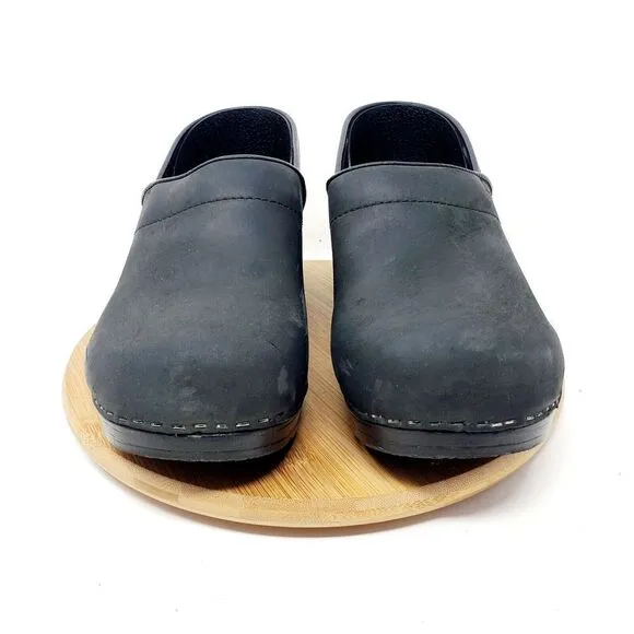 Dansko Clogs Womens 40 Matte Black Slip On Closed Toe Comfort Work Shoes