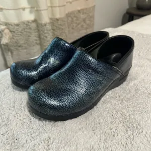 Dansko Women's 40 Professional Clog Black Silver Iridescent Crackle Slip On Shoe