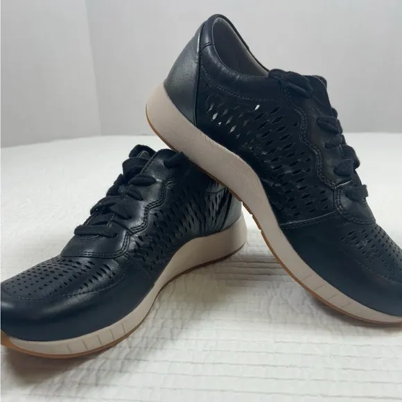 Dansko Women’s Black Leather Sneakers. Size 41 (9.5)