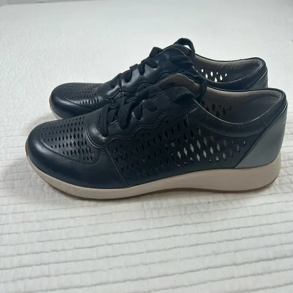 Dansko Women’s Black Leather Sneakers. Size 41 (9.5)