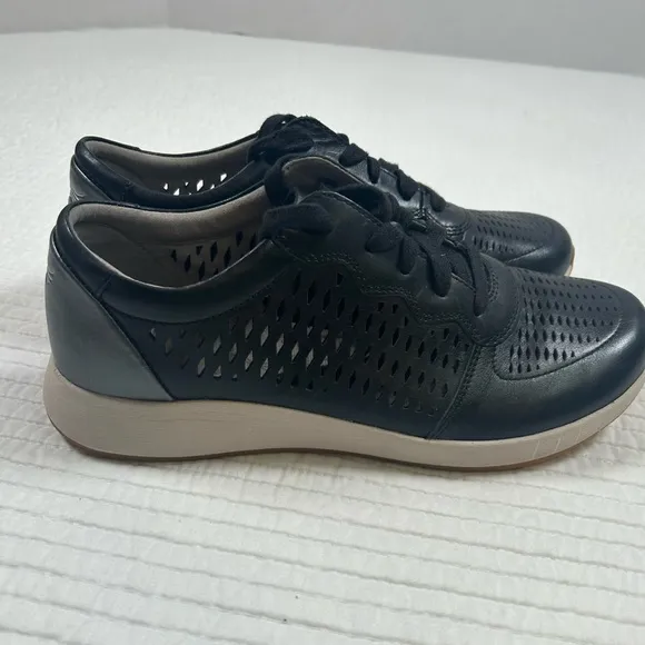 Dansko Women’s Black Leather Sneakers. Size 41 (9.5)