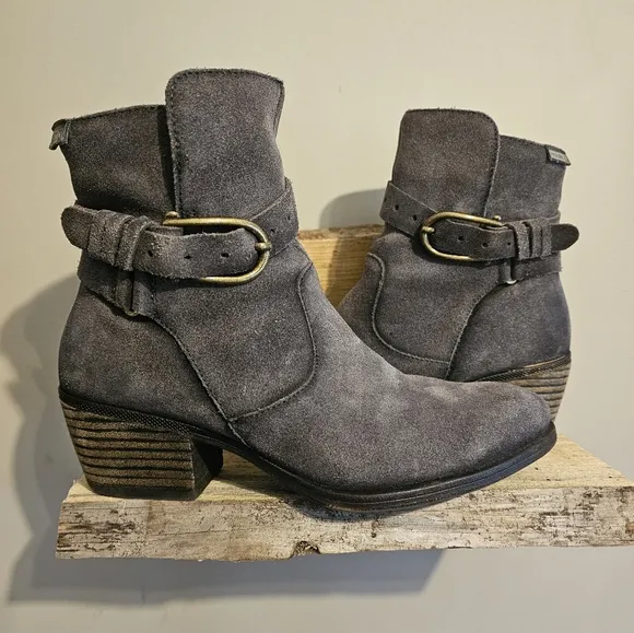 Dark Gray Pikolinos Boots 😍😍 Size 38